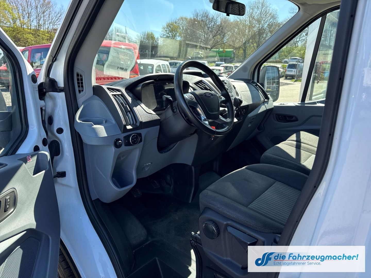 Fahrzeugabbildung Ford Transit Kombi 350 L3 Trend 2.0 TDCi 7-Sitzer KLI