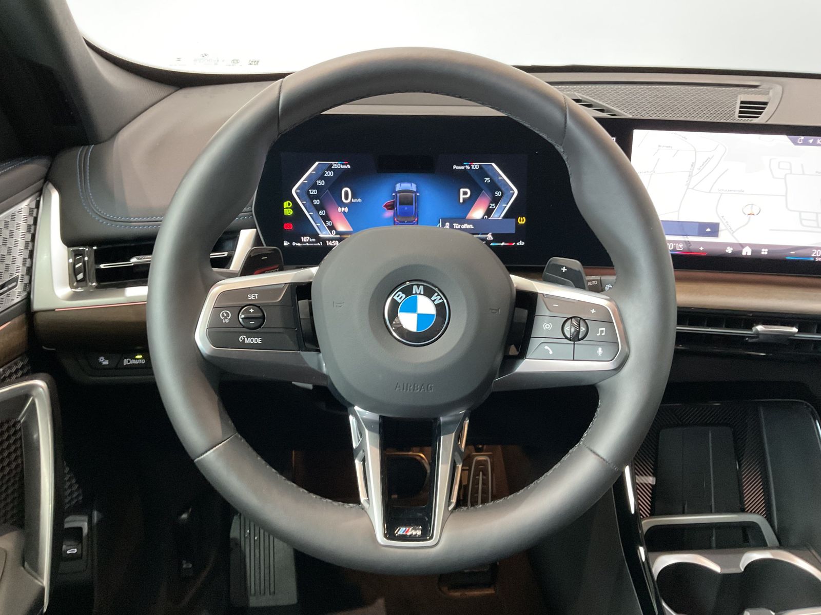 Fahrzeugabbildung BMW X1 sDrive20i | M-Sportpaket | Panorama-Glasdach