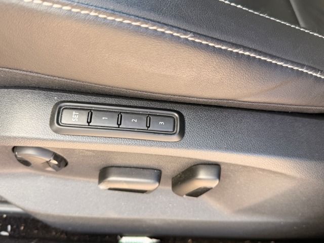 Fahrzeugabbildung Volkswagen T-Roc 2.0 TSI R-Line 4Motion DSG*Leder