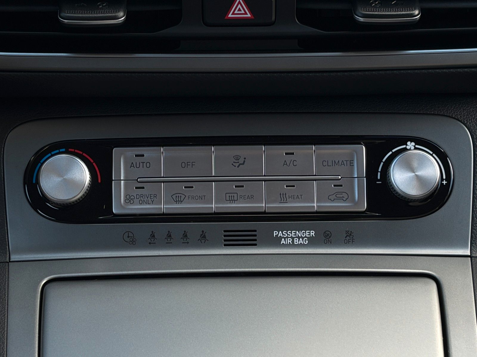 Fahrzeugabbildung Hyundai Kona Elektro SELECT ACC LKAS SHZ LHZ CAM CarPlay