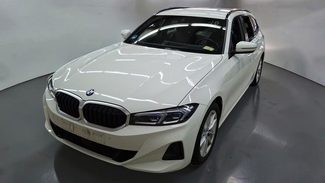 BMW 318d T*FACELIFT*KEY-GO*LED*WIDE*AHK*ACC*INNOVATI