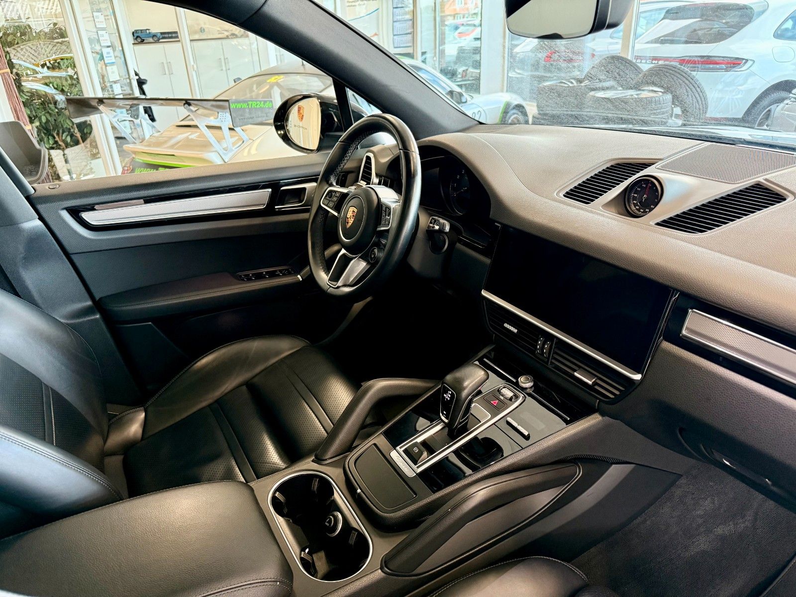 Fahrzeugabbildung Porsche Cayenne S Luftfederung/Panorama/ACC/SportChrono