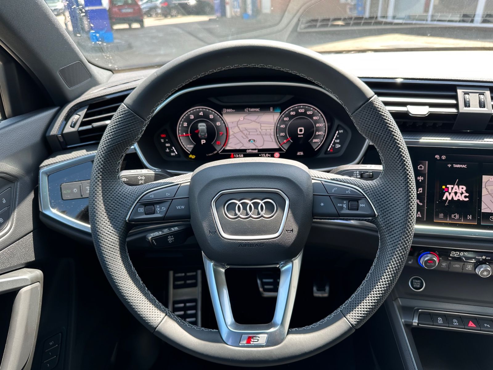 Fahrzeugabbildung Audi Q3 35 TFSI S line S Tronic Navi/Pano/AHK/GRA/18"