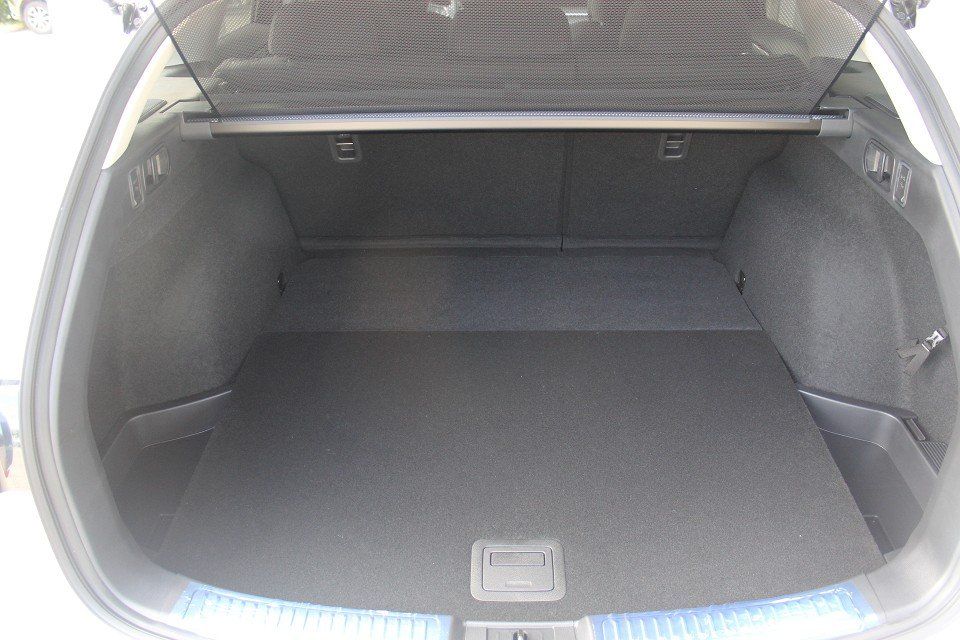 Fahrzeugabbildung Mazda 6 Exclusive-Line G-165 LEDER-S NAVI el.Sitzv. 36