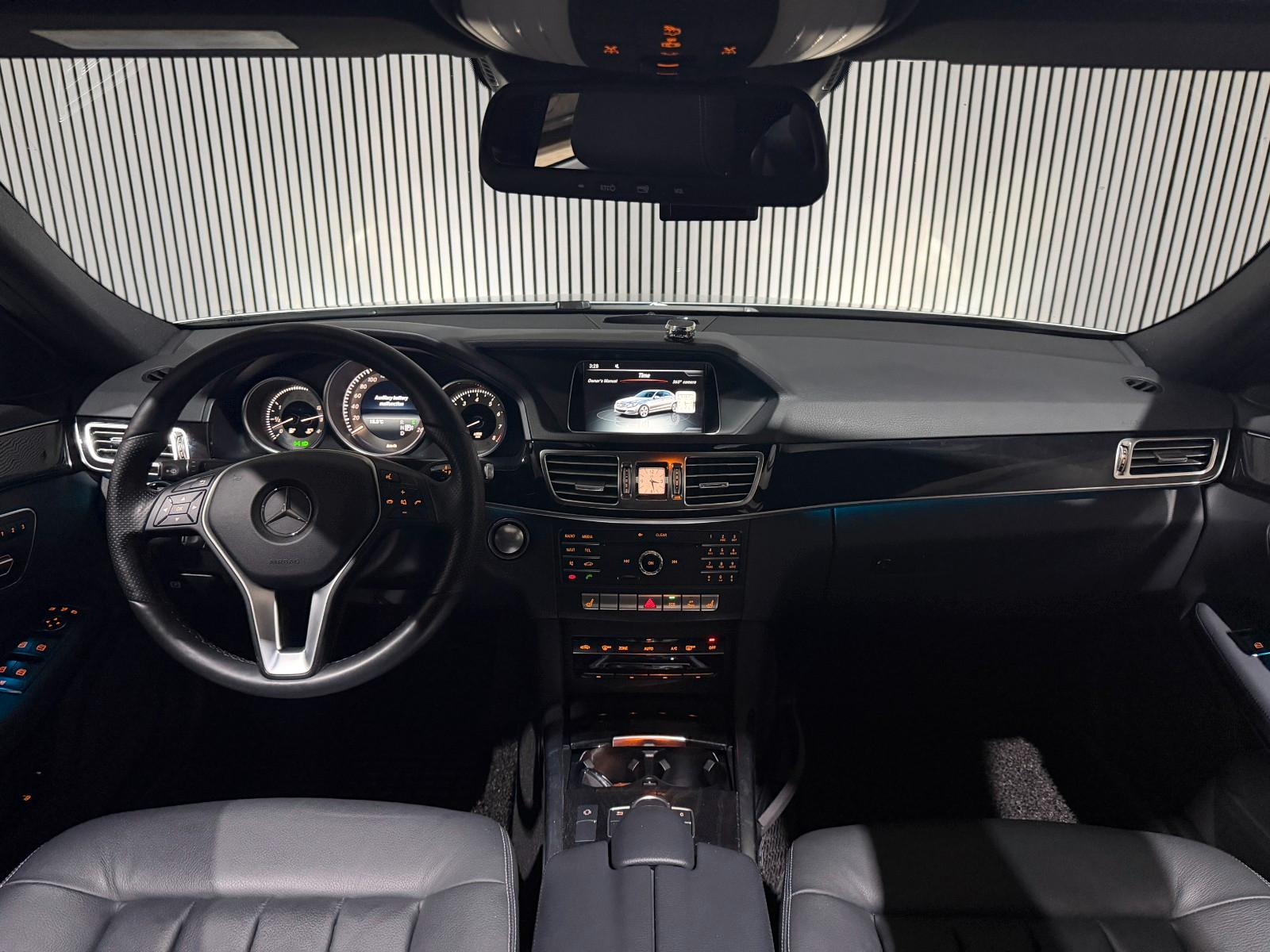 Mercedes-Benz E 300 Limousine E 300 CGI BlueEfficiency 4Matic