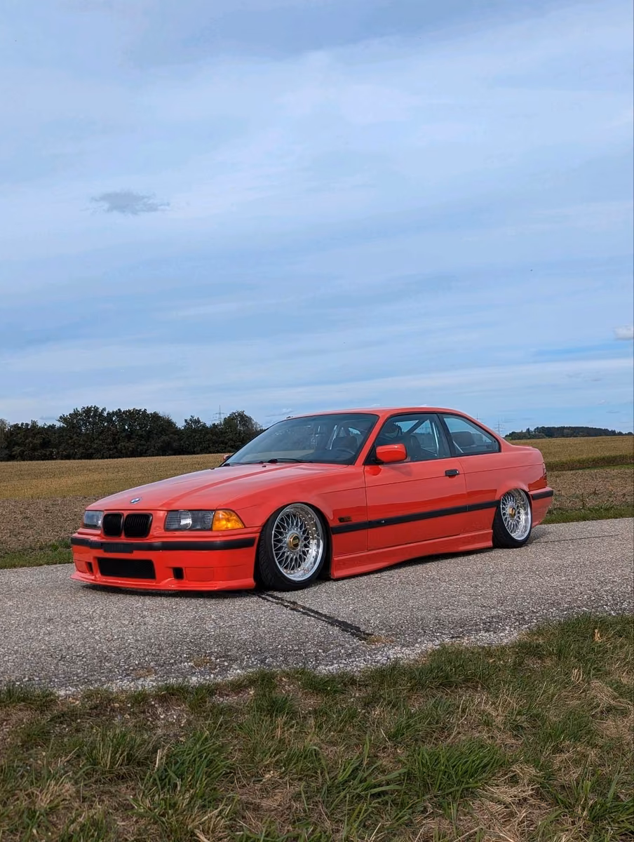 BMW 320