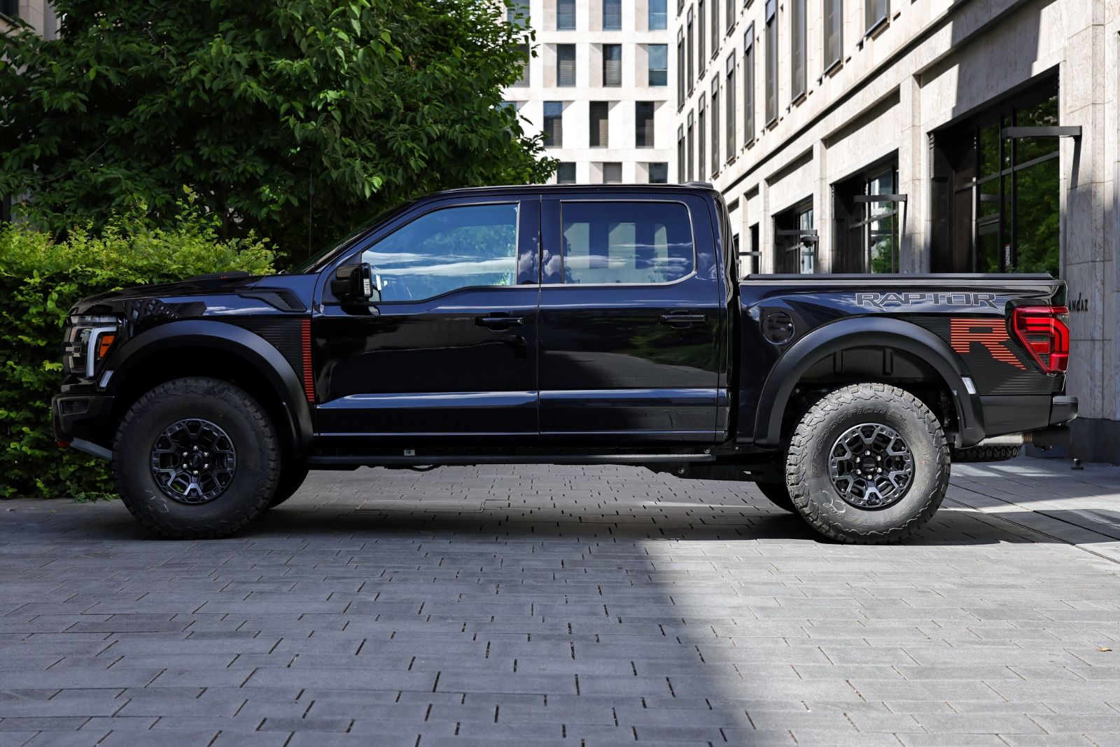 Ford F 150 Raptor R 5.2 Supercharged V8 Pano MY2026 imagem 2