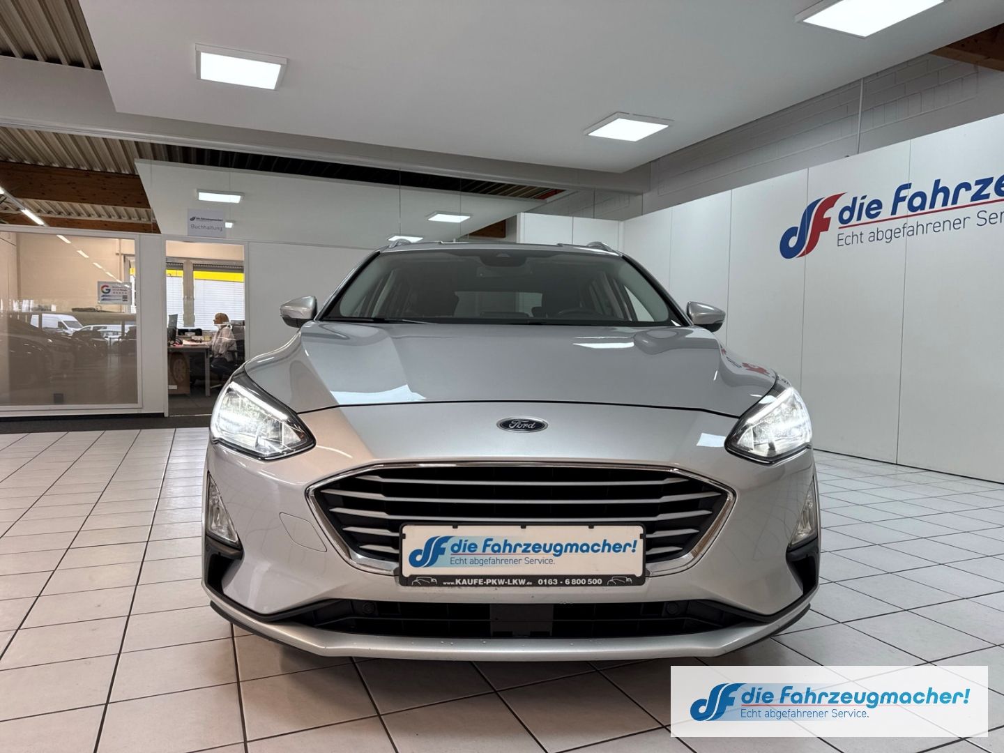 Fahrzeugabbildung Ford Focus Turnier Cool & Connect 1.0 EcoBoost EU6d-T