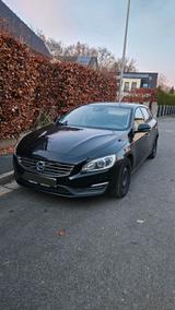 Volvo V60 Bj2016 Schwarz 190PS - Volvo V60: Ps