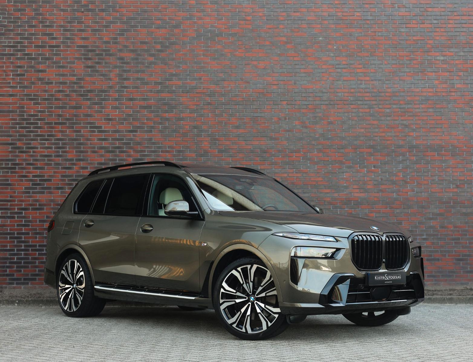 BMW X7 40i xDrive | Skylounge - B&W - AHK