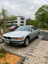 BMW 728i e38 - BMW 728: E38 728i