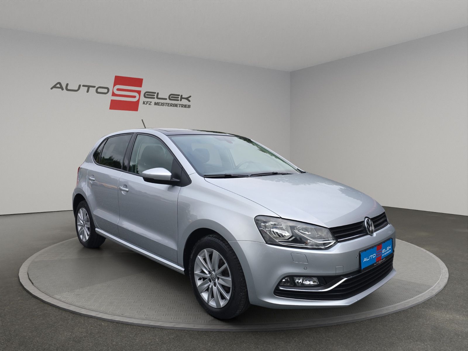 Fahrzeugabbildung Volkswagen Polo V Comfortline NAVI/ RÜCKFAHRKAMERA/ SHZ
