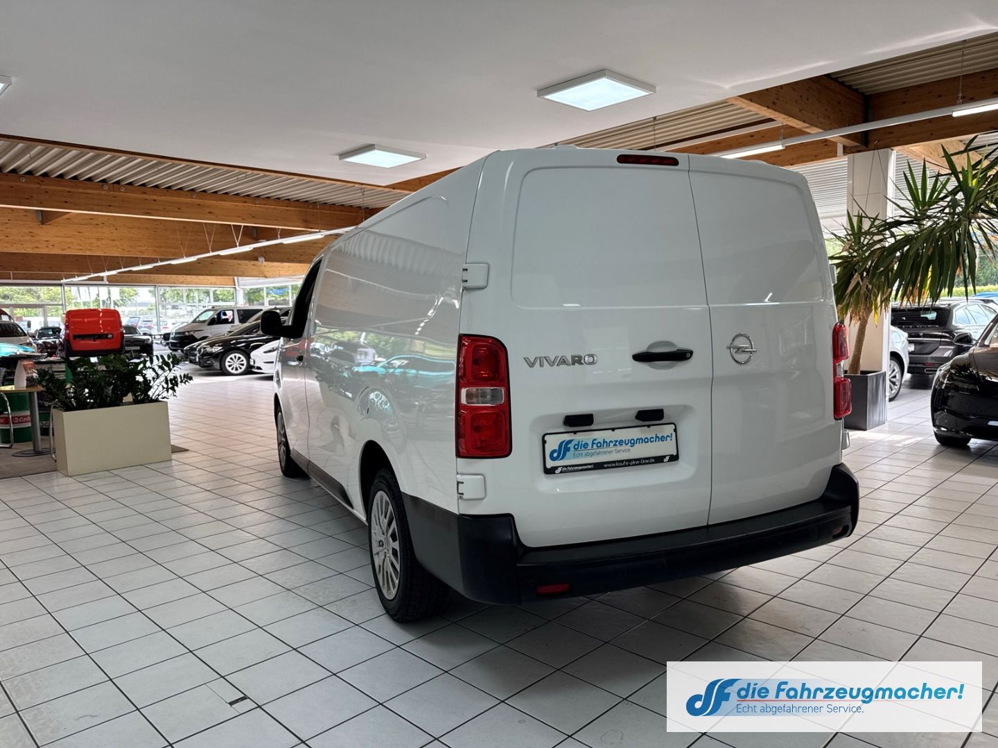 Fahrzeugabbildung Opel Vivaro Kasten Edition L 2.0 D EU6d-T Apple CarPl