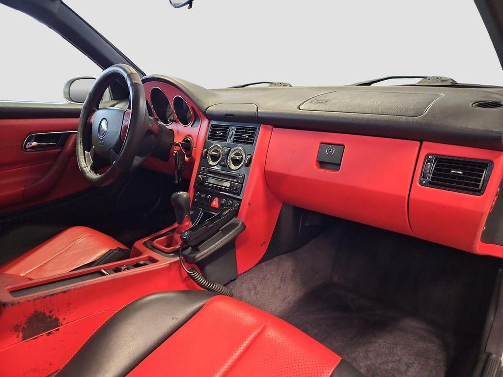 Mercedes-Benz SLK 230