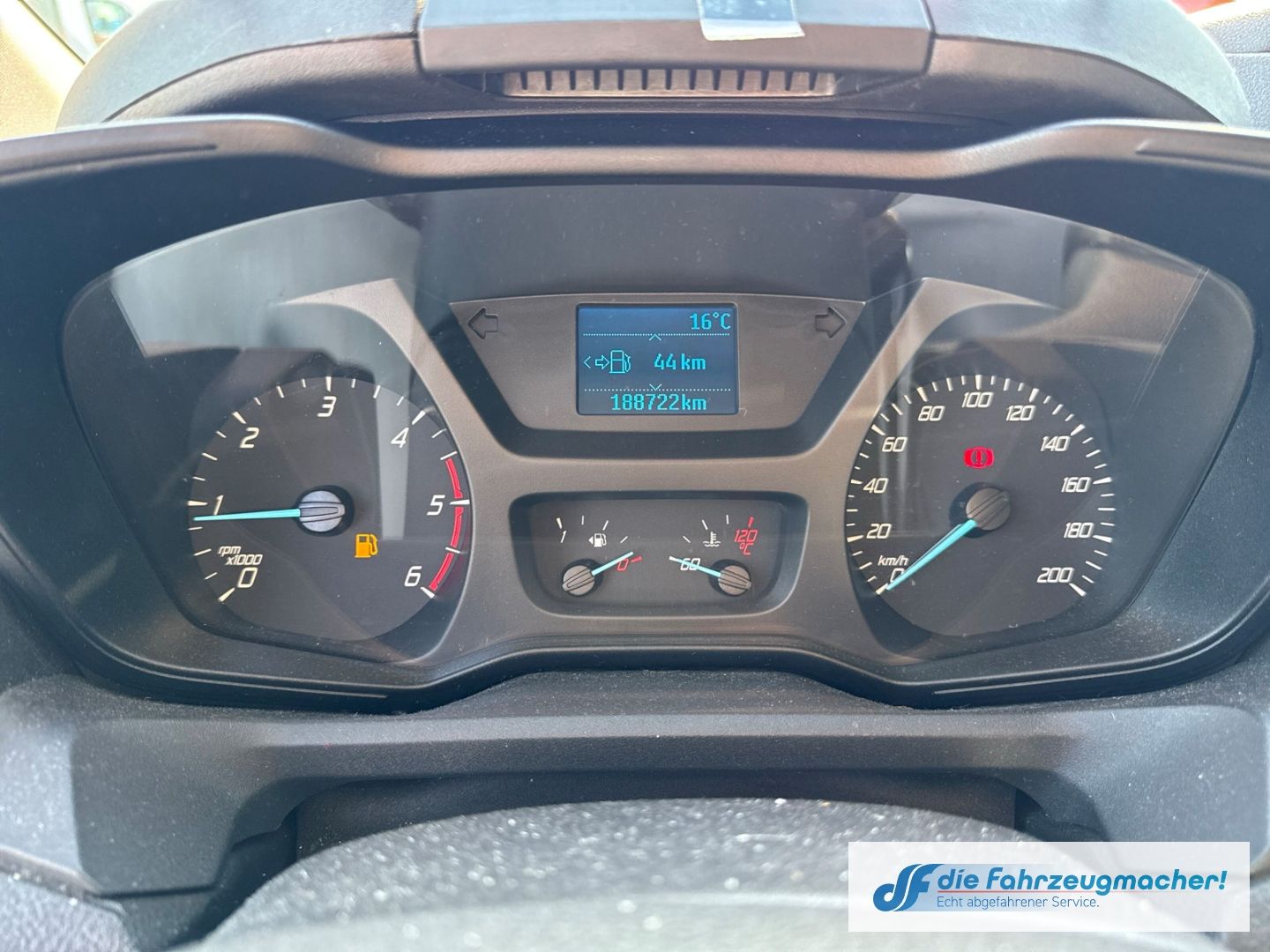 Fahrzeugabbildung Ford Transit Custom Kombi 300 L1 2.2 TDCi *2275 *EXPO
