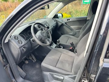 Volkswagen Tiguan - 10