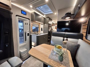 HYMER  ERIBA  HYMERCAR ML-T CrossTrail 580 4x4 Winterpaket XL Bett