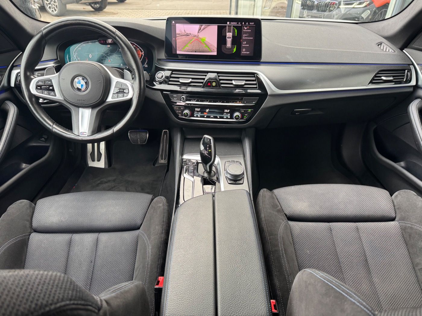 Fahrzeugabbildung BMW 540d xDrive Tour. M-Sport AHK 2 JAHRE GARANTIE