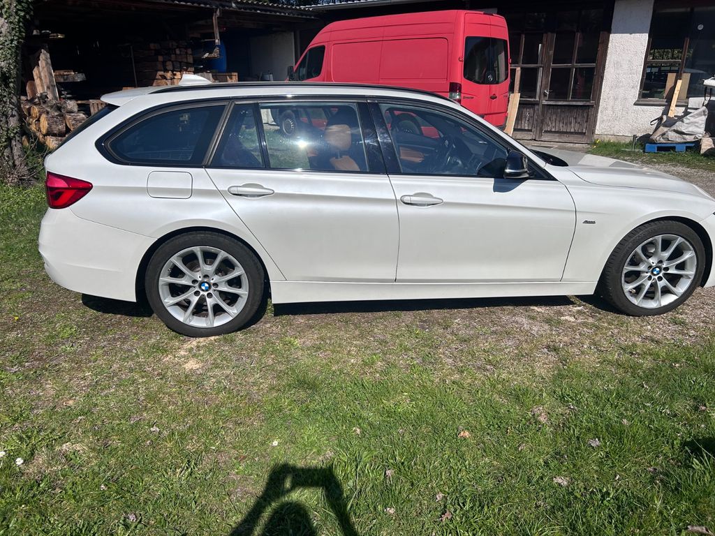 Image of BMW 320