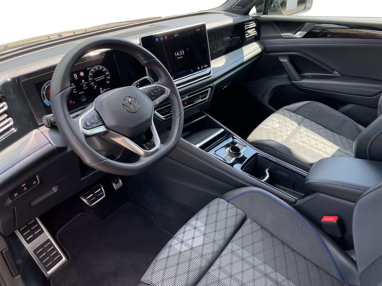 Volkswagen Tiguan 2.0 TSI 4Motion R-Line DSG AHK MATRIX LM foto 8