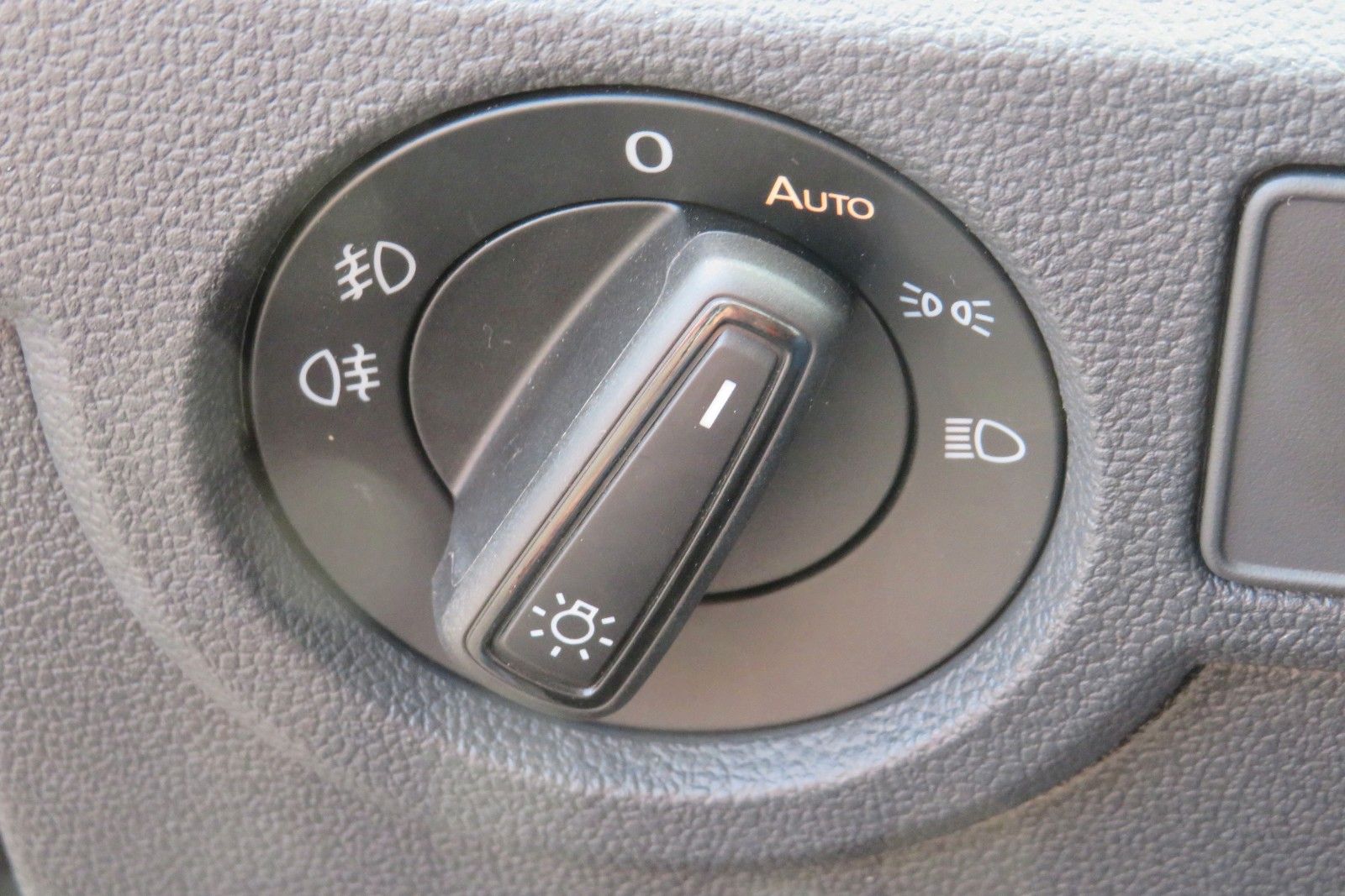 Fahrzeugabbildung Volkswagen T-Cross Life LED SPORT-PAKET SITZH. NAVI APP