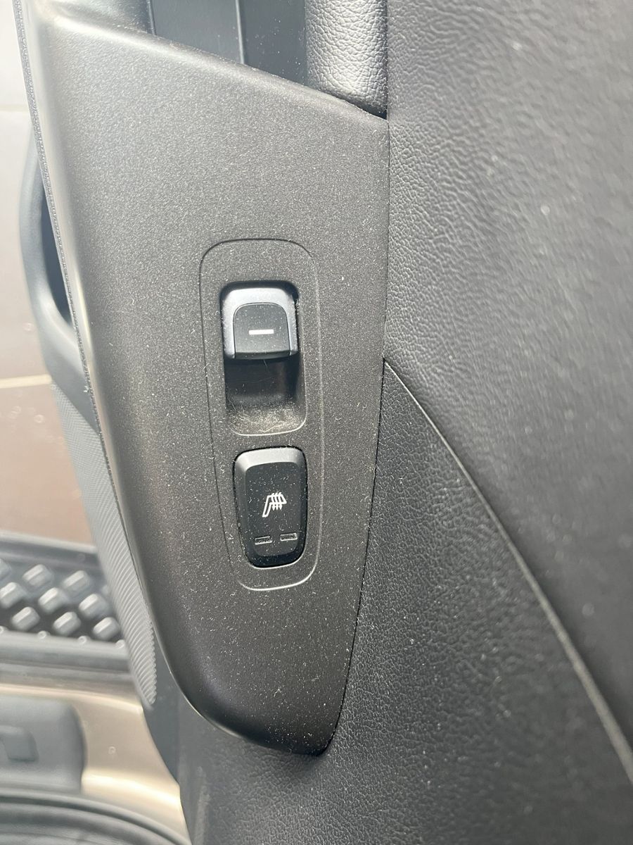 Fahrzeugabbildung Kia Sportage 2.0 CRDI AWD Spirit XEN NAV JBL 19"