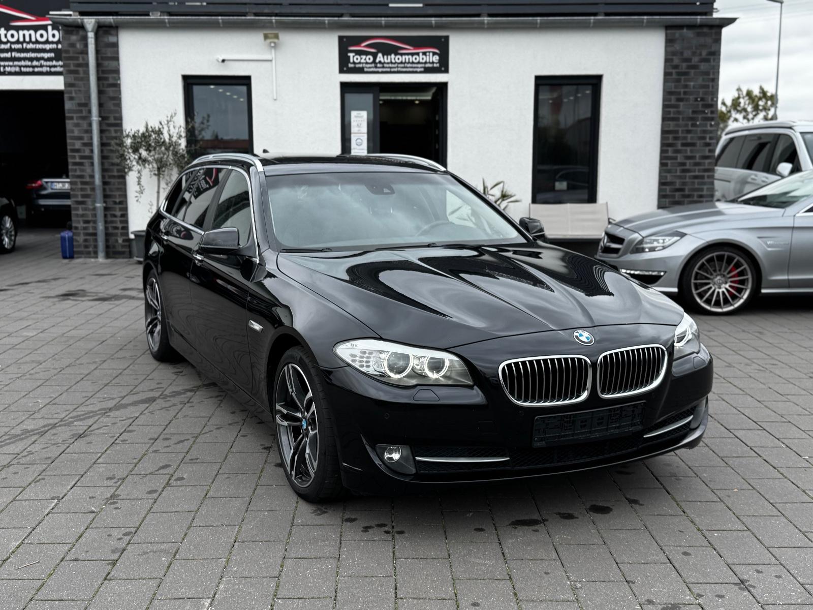BMW 523i Touring*NAVI*LEDER*MEMORY*PANO*