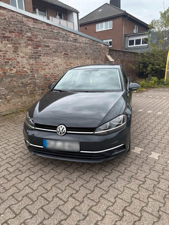 Image of Volkswagen Golf