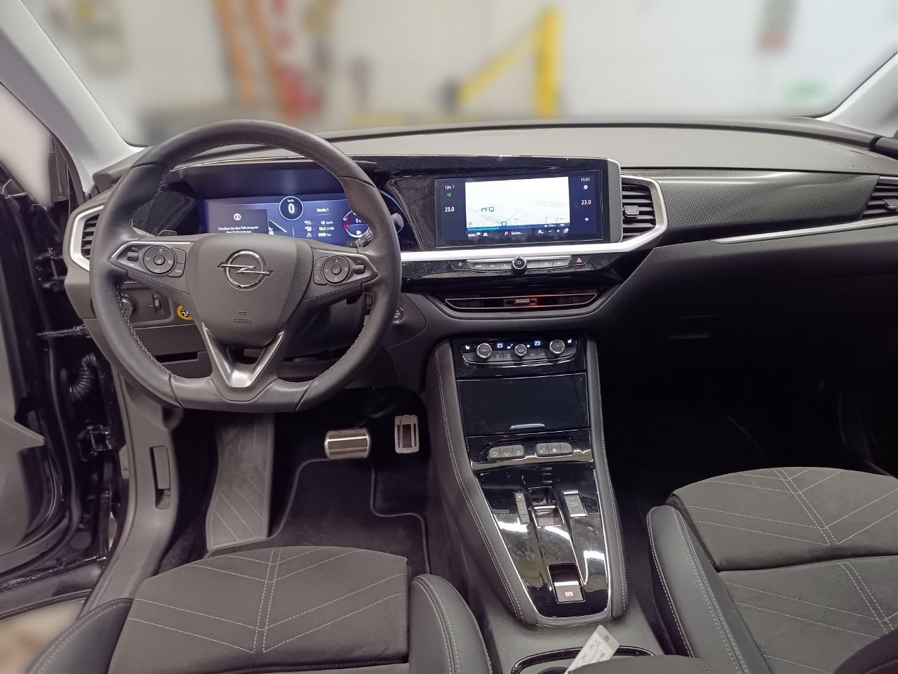 Fahrzeugabbildung Opel Grandland Elegance PHEV 165 KW Automatik