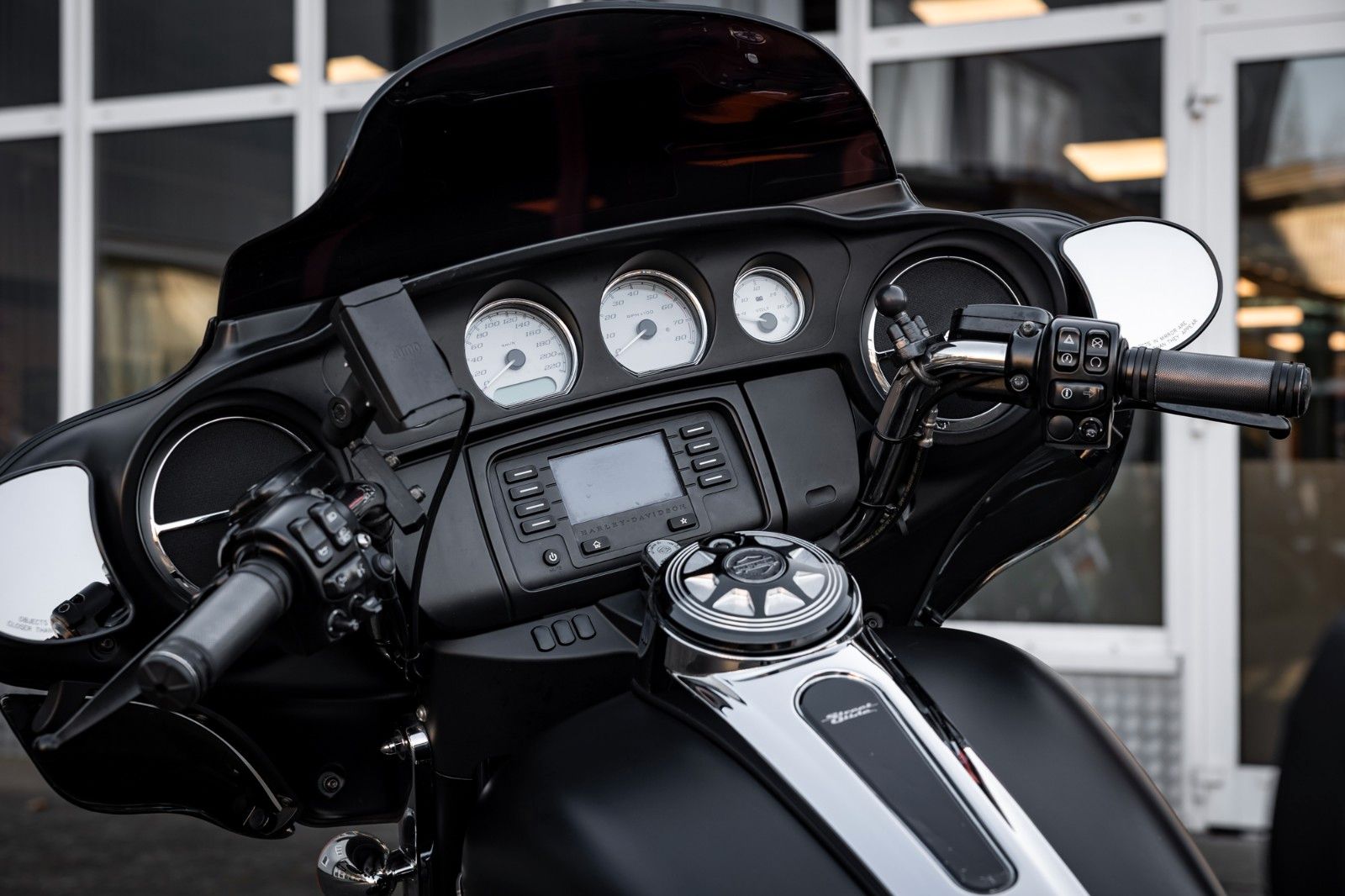 Fahrzeugabbildung Harley-Davidson FLHX Street Glide 103 CUI- KESSTECH -