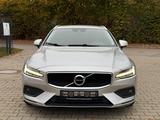 Volvo V60 Momentum Aut. AWD LED NAVI AHK TEILLEDER - Volvo V60: Awd