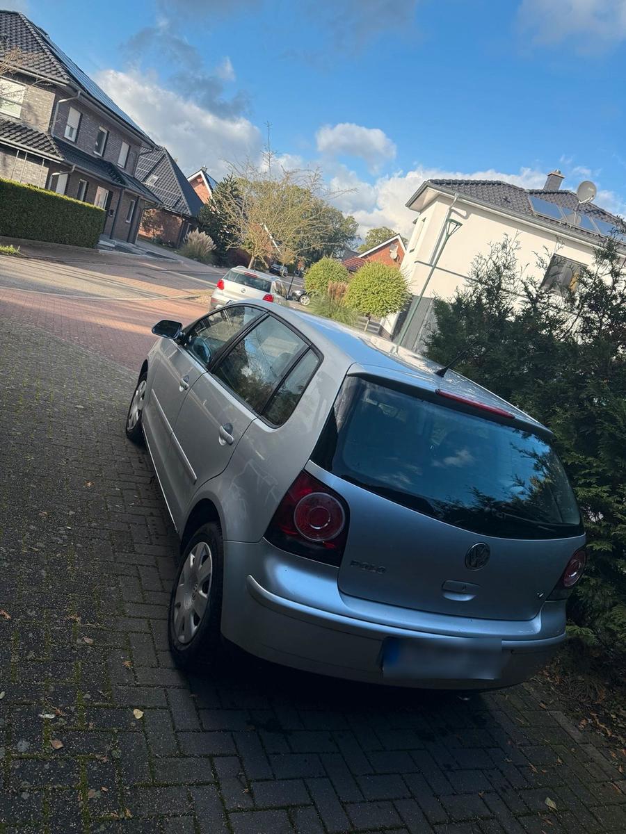 Volkswagen Polo 2005 — rear view