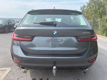 BMW 320 - 4