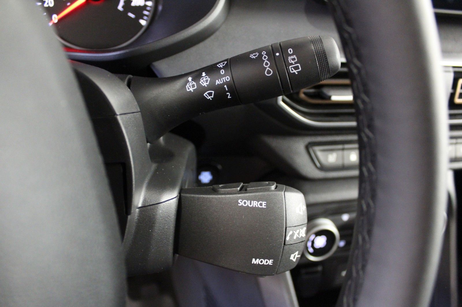 Fahrzeugabbildung Dacia Jogger Eco-G 100 Extreme+ 5-Sitzer *15237*