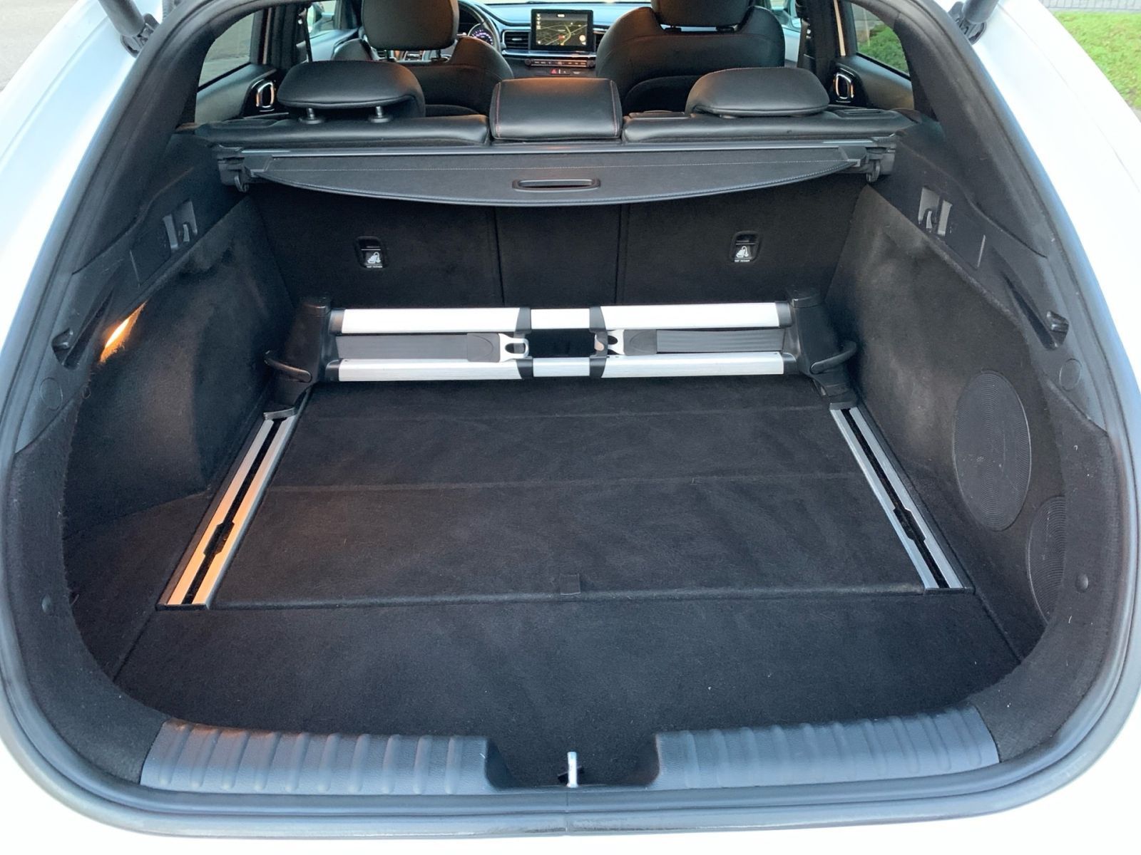 Fahrzeugabbildung Kia Proceed 1.6 T-GDI 7-DCT GT AHK Sportauspuff