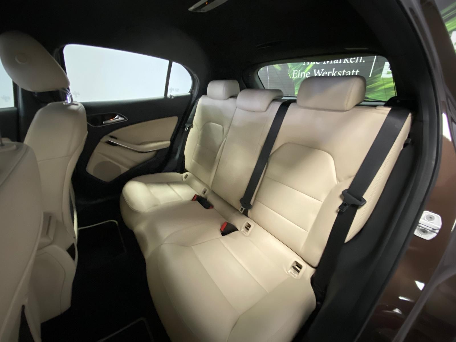 Fahrzeugabbildung Mercedes-Benz GLA 200 2.1 CDI KAT GLA 200 CDI / d (156.908) NA
