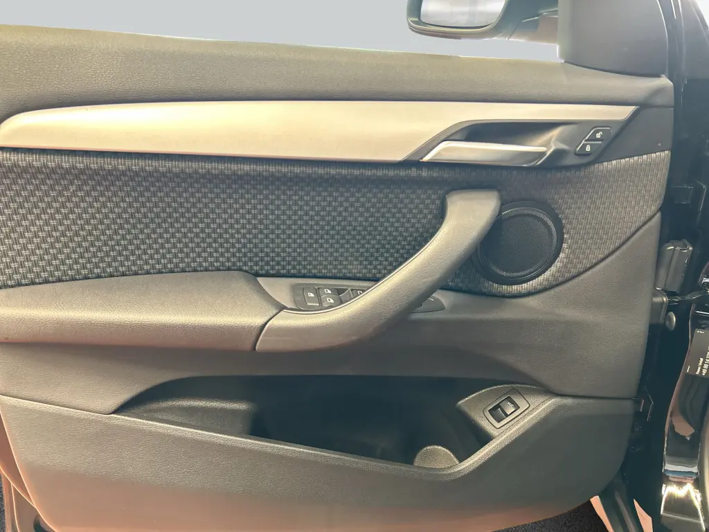 BMW X1 sDrive20i Aut. Advantage *Navi*SHZ*, миниатюра 20