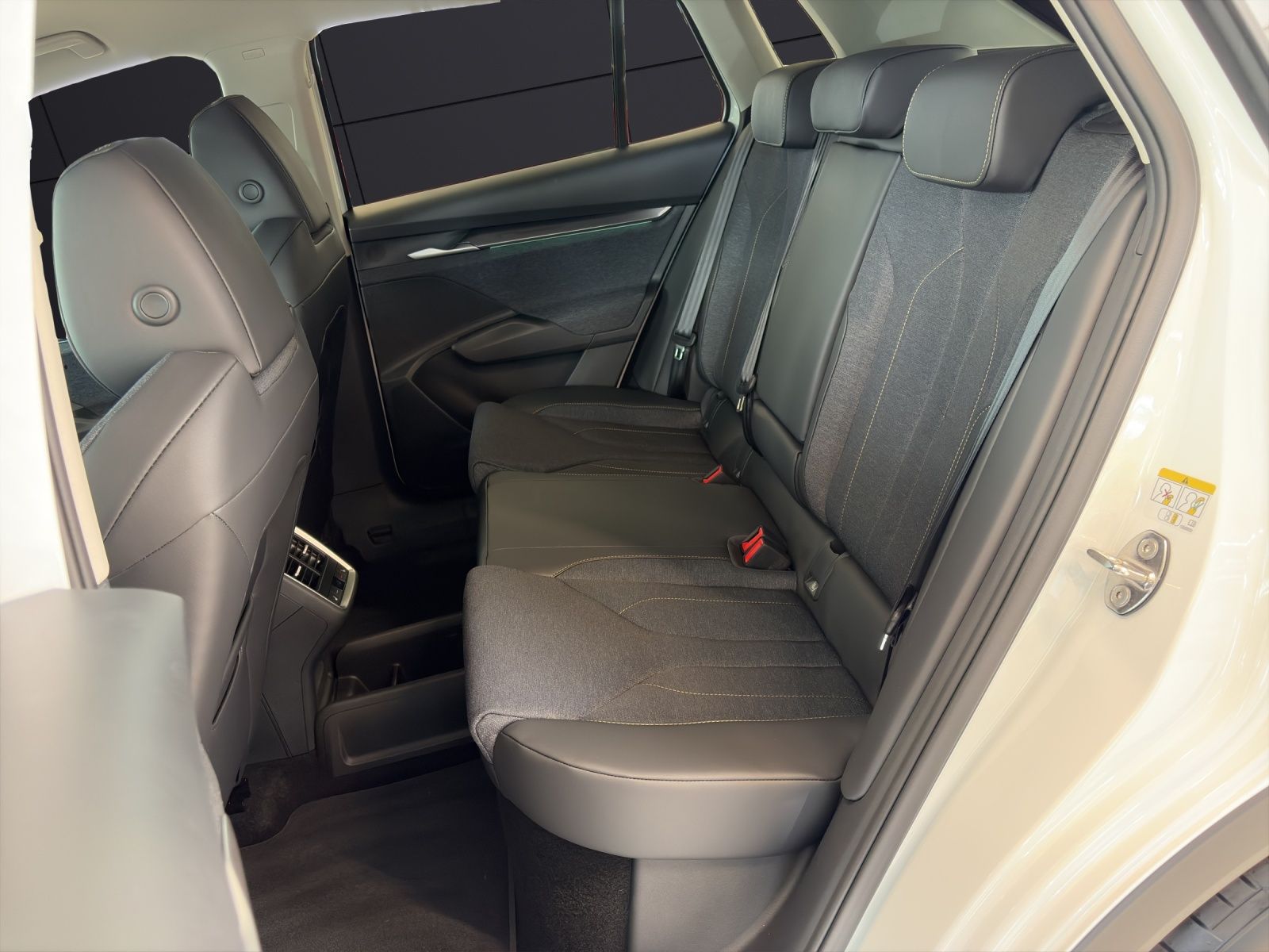 Fahrzeugabbildung SKODA Elroq Selection 60 AHK MATRIX