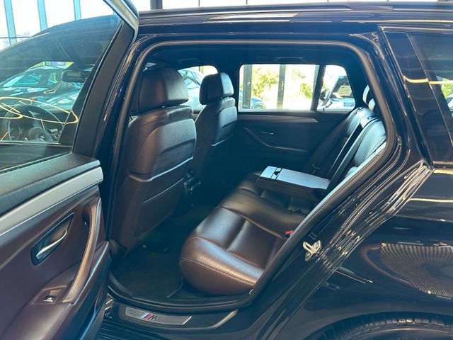 MYAUTOCENTER – Gebraucht- und Jahreswagen mit Werkstattservice in Pfaffenhofen BMW M550 *MEMORY*HeadUP*ACC*4-ZONEN*AHK*LEDER(BRAUN)