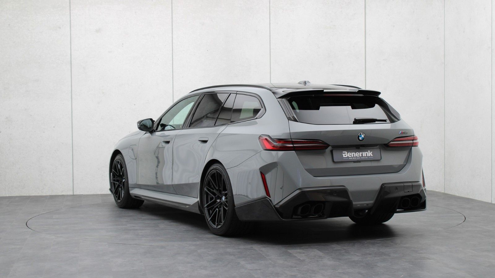 BMW M5 Touring M Performance, Akrapovic, Eventuri imagem 3