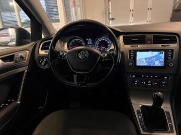 Volkswagen Golf - 4