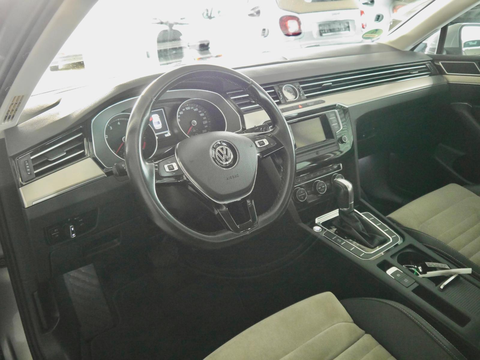 Volkswagen Passat Lim. Highline*DAB*Alcantar*
