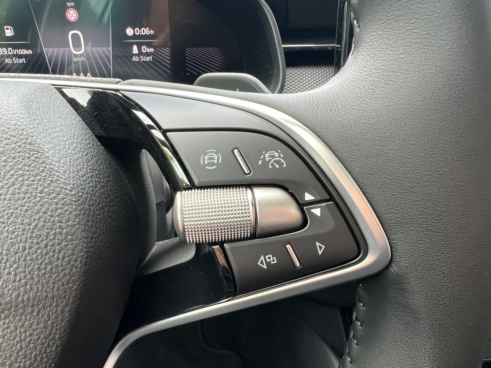 Fahrzeugabbildung SKODA Kamiq Balance 1.0 TSI DSG *Black Style,AHK,Matri