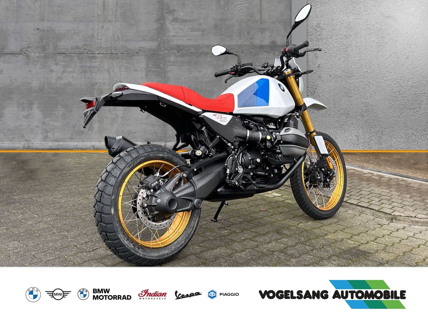 Fahrzeugabbildung BMW R 12 G/S, pulverbeschichtete Fußrasten und Ausuf