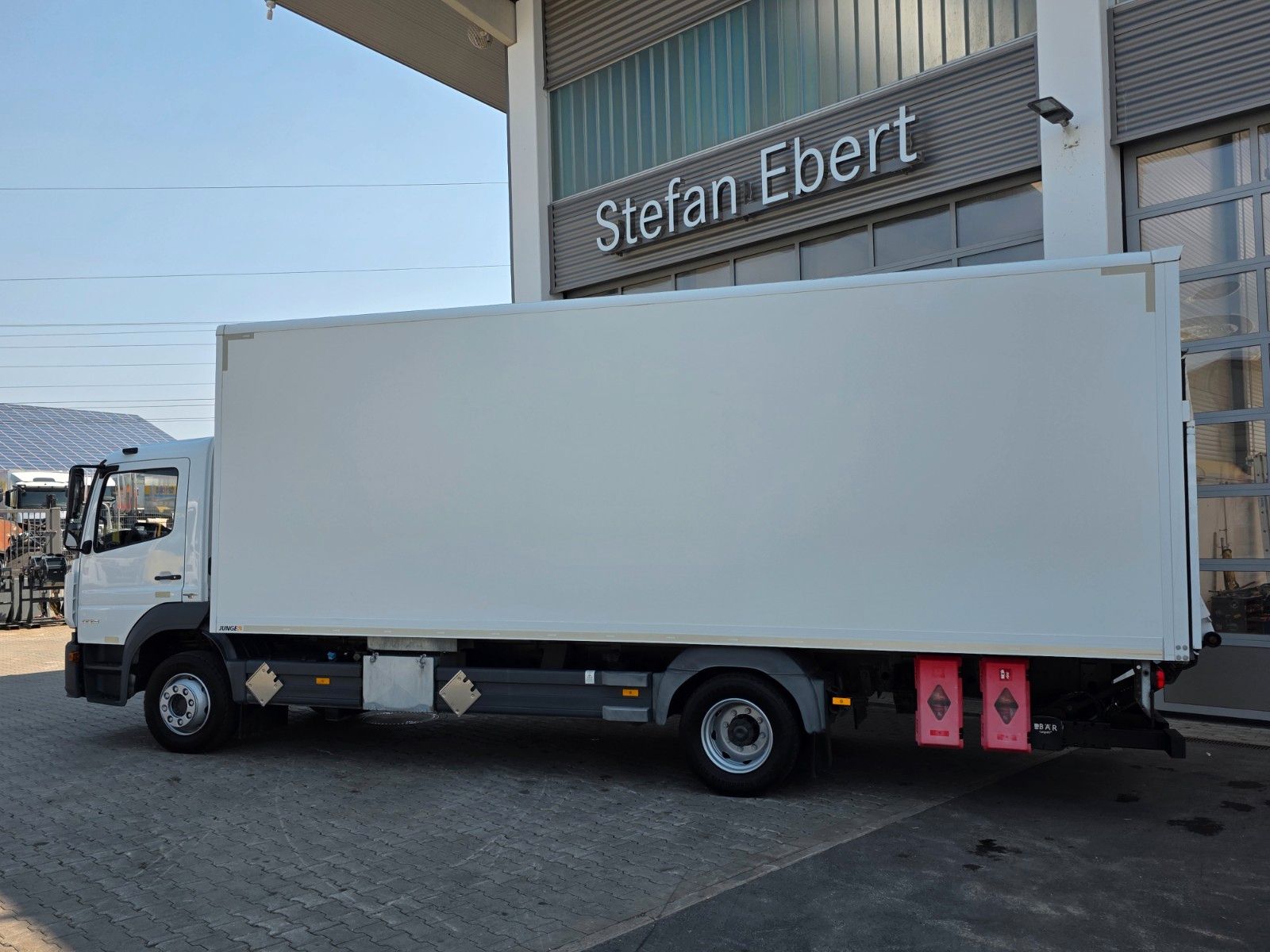 Fahrzeugabbildung Mercedes-Benz Atego 1224 LBW Bär 1.500kg Klima 3 Sitze