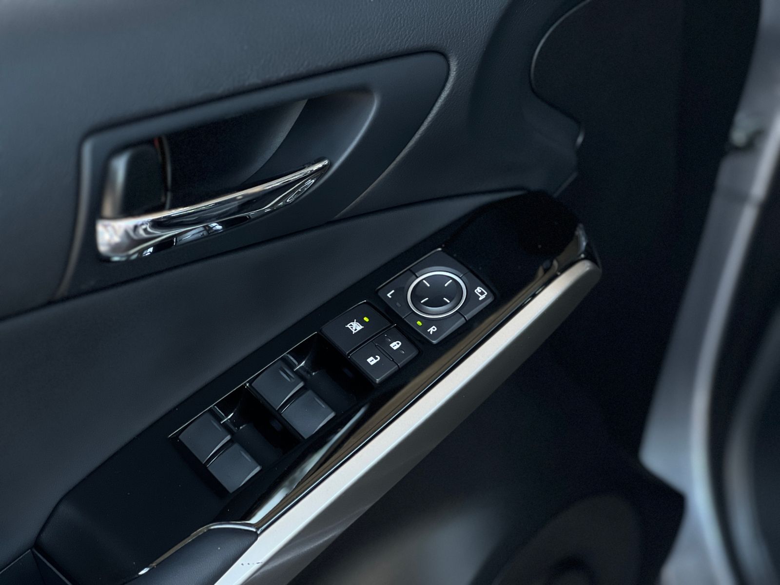 Fahrzeugabbildung Lexus IS 300h Executive Line LED NAV SHZ