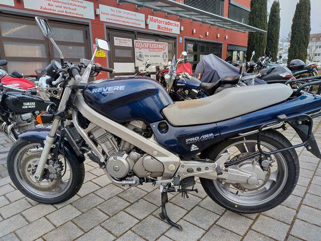 Honda NTV 650 Revere