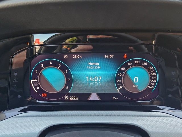 Fahrzeugabbildung Volkswagen Golf VIII Lim. Move TSI LED RFK AID SH LM