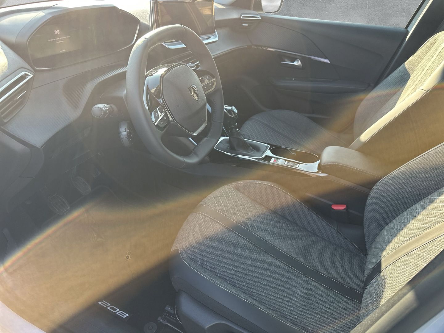 Fahrzeugabbildung Peugeot 208 Allure 360 Kamera LED Klimaautom Fahrerprofi