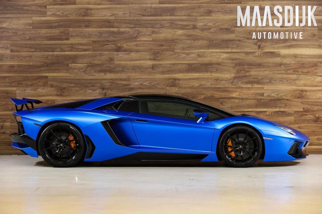 Lamborghini Aventador
